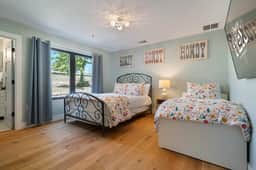 5BR Hill Country Pool Retreat • Fire Pit Sleeps 12
