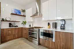 Bright Luxury Oasis near Downtown Austin