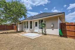Cozy 3-Bedroom Near Lake Travis w/ Fire Pit & Workspace