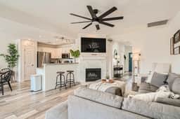 Cozy 3BR - Pet-Friendly Haven with fireplace