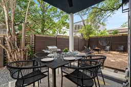 Luxury 4BR East Austin Home w/ Pool table & Game Room