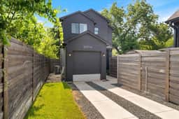 Modern Family Comfort | 2BR/2.5BA Sleeps 6