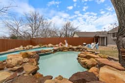 Pool, Games, King Suite - 3BR sleeps 9