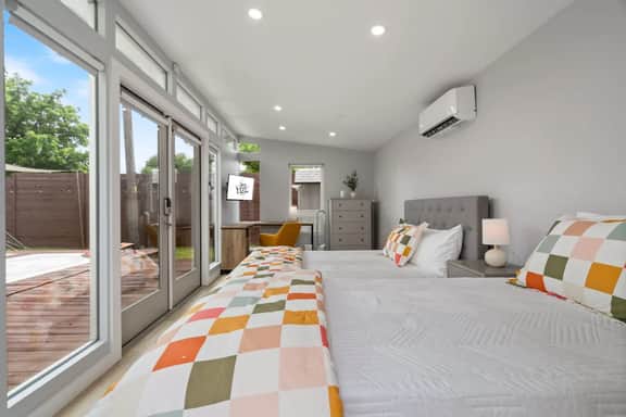 3BR Austin Escape | Private Cowboy Pool & Casita