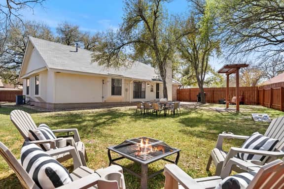 4BR Fun Stay | Cowboy Pool & Game-Ready Pool Table