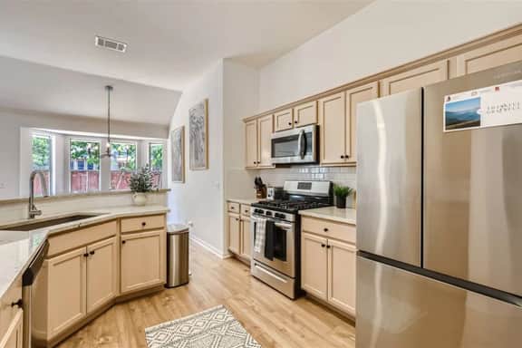 Cozy 3-Bedroom Near Lake Travis w/ Fire Pit & Workspace