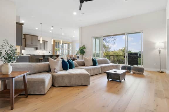 Luxury 4BR Escape | Private Cinema & Views