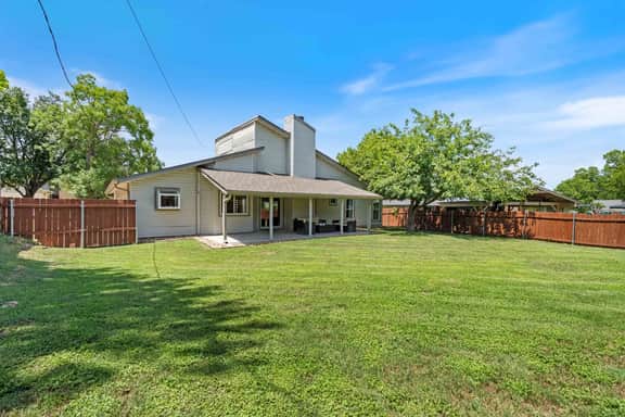 Modern 4-Bedroom Home w/ Fully Fenced Yard