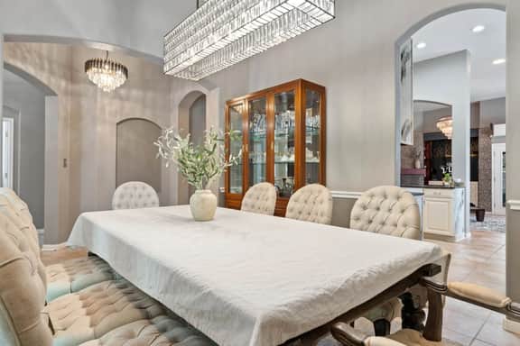 Modern 4BR Home by Dell Diamond | Sleep 8