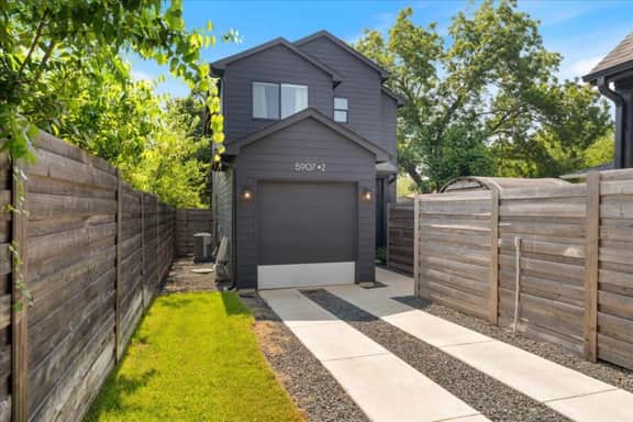 Modern Family Comfort | 2BR/2.5BA Sleeps 6