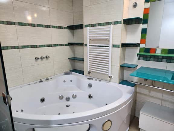Moderno dpto con Jacuzzi y Balcón