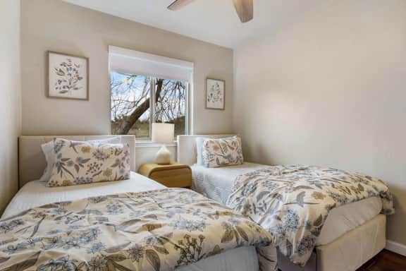 Pool, Games, King Suite - 3BR sleeps 9