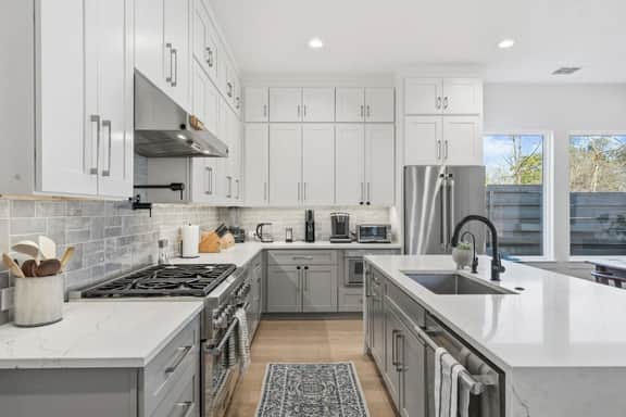 South Austin Pool & Sauna 4BR w/Firepit & Playroom