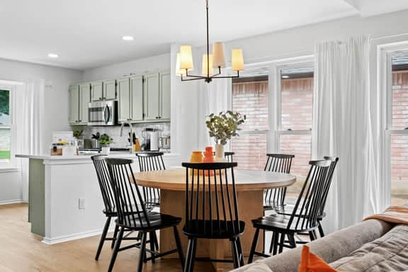 Modern & Cozy 3BR Retreat | Sleeps 7