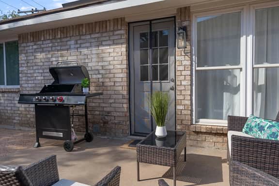Modern & Cozy 3BR Retreat | Sleeps 7